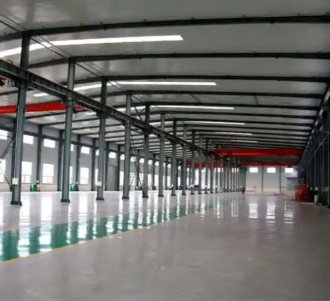 Customization Metal Building Workshop With Living Quarters Anticorrosive Các nhà máy xây dựng bằng kim loại với phòng sinh hoạt chống ăn mòn