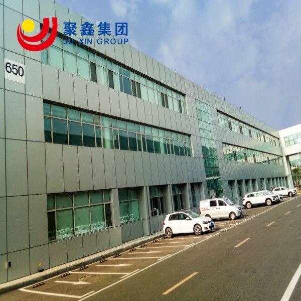 Công trình xây dựng vật liệu kim loại cho xưởng sản xuất