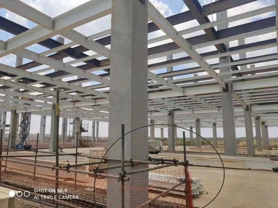 36m Large Clear Span Steel Structure Workshop với khung phần H và mái vòm đến Hoa Kỳ