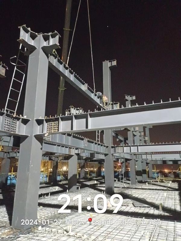 36m Large Clear Span Steel Structure Workshop với khung phần H và mái vòm đến Hoa Kỳ